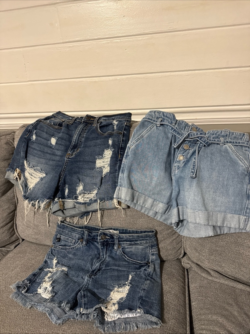 LOT OF 3 SIZE SMALL HOLLISTER, SNEAK PEEK, KANCAN JEAN SHORTS